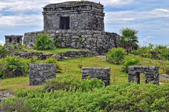 Tulum Legends: A Self-Guided Audio Tour of the Ancient Mayan City