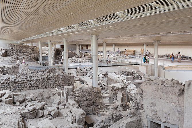 Half-Day Santorini South Coast and Akrotiri Tour from Fira