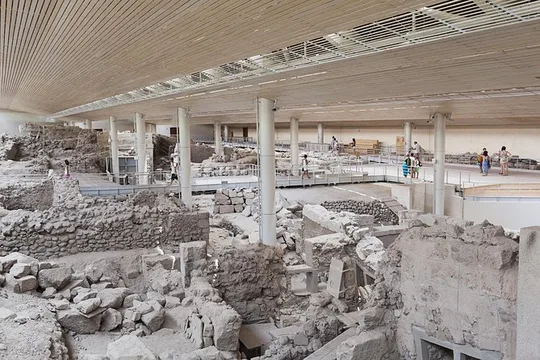 Half-Day Santorini South Coast and Akrotiri Tour from Fira