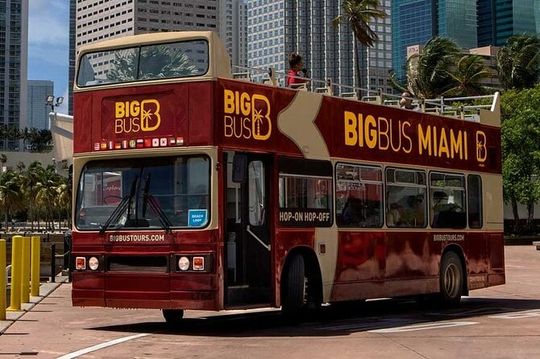 Passin Miami: Free 30+ Attractions, eSIM & 1-Way Airport Transfer