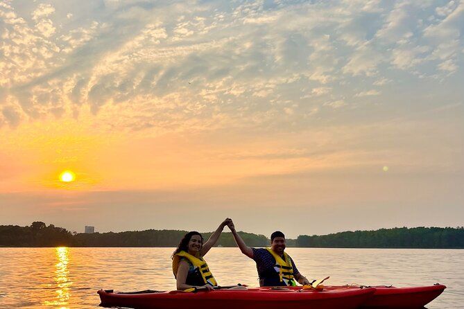 Sunset or Day Self-guided Kayaking Tour in Downtown Ottawa