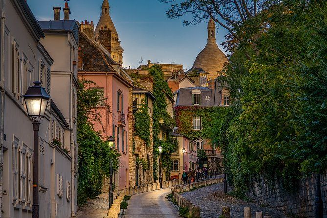Montmartre: Secret Stories of Paris - Self-Guided Audio Tour
