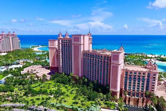 Round Trip Private Airport To Hotel Transfer in Nassau