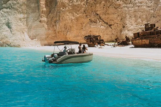 Private Speedboat Cruise to Shipwreck and Blue Caves