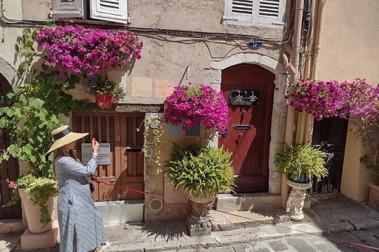 Guided Tour in Cannes by a Screenwriter: History, Glamour & Cinema