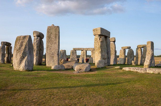Stonehenge, Bath, Cotswolds, Oxford - 2 Day Private Guided Tour