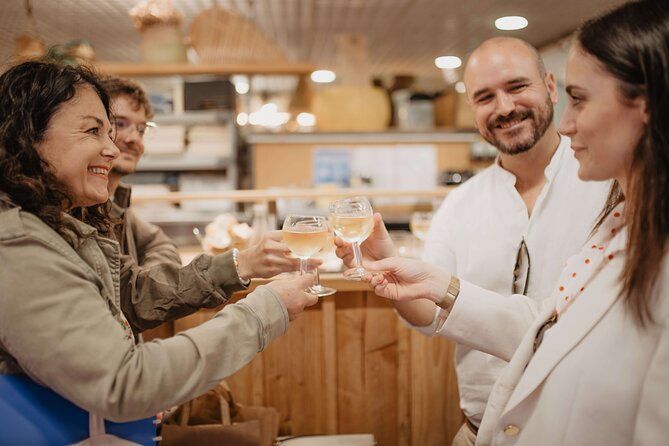 Bordeaux Food Tour in the Historic Center