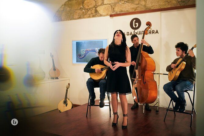 Porto: Fado show with Port wine at Casa da Guitarra