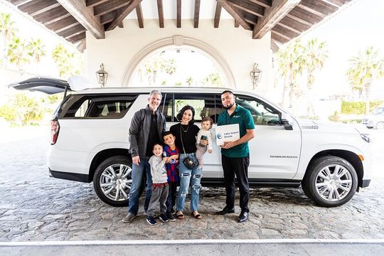 Private SUV Round-Trip from Airport to Cabo San Lucas Pacific