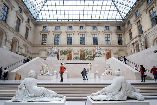 Louvre Reserved Access with Eiffel Tower and Cruise Option