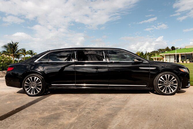 Lincoln Stretch Limousine with Wi Fi on board