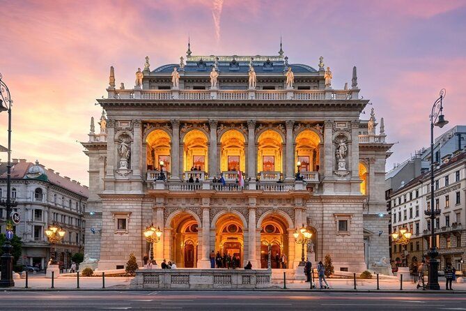 Private Budapest City Tour by Car in 4 hours