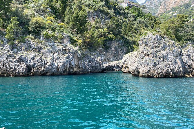Boat tour of the Amalfi Coast with Aperitif