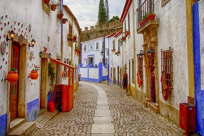 Faith and Heritage: Fátima Batalha Nazaré and Óbidos Private Tour from Lisbon