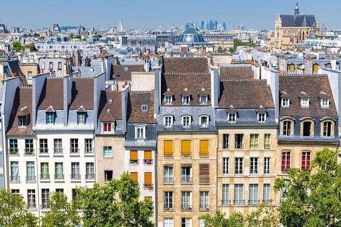 Paris Medieval Heart: Walking Tour in Ancient Marais