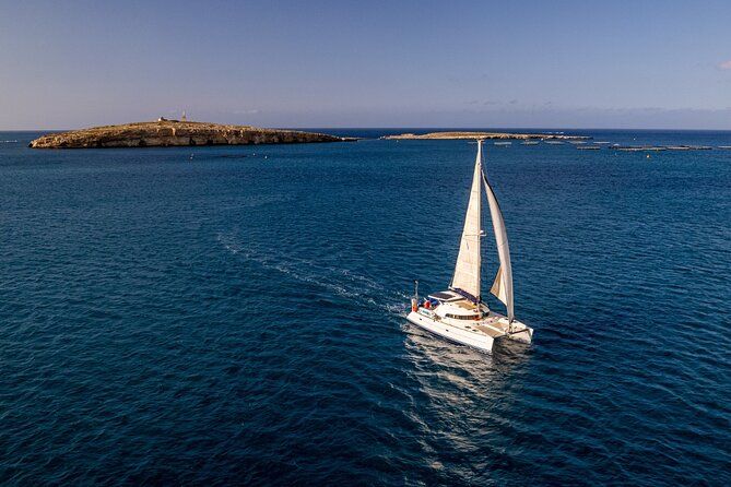 Book Your Private Catamaran – The Ultimate Day on the Water