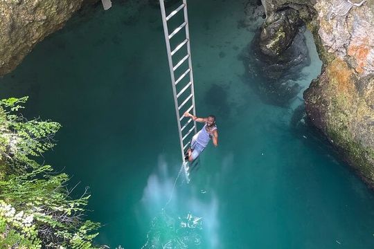 Blue Hole Mineral Spring, Rick’s Cafe & 7 Miles Beach Guided Tour