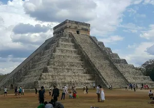 Discover Chichen Itza with Cenote Xcajum and Valladolid + lunch
