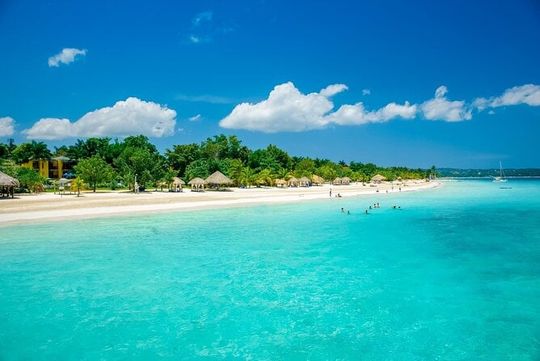 Private Roundtrip Transfer from Montego Bay to Negril Rick's Cafe