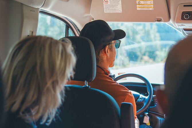 Private Airport Transfer: Calgary to Banff, Canmore, Lake Louise
