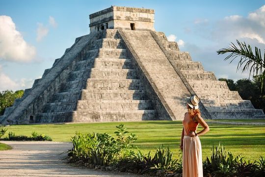 Chichen Itza Deluxe All Inclusive Tour with Cenote & Valladolid