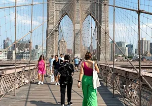 New York City Brooklyn Bridge Self Guided Game and Tour