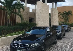 Luxury Business Sedan –Riviera Maya-Cancun Airport
