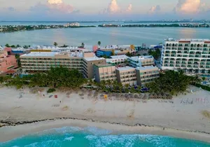Cancun Airport and Flamingo Cancun Resort Private Shuttle