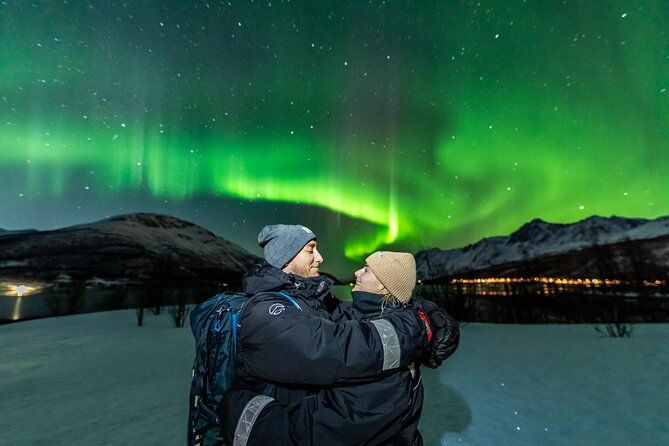 Northern Lights Minibus with Photos Dinner Warm suits