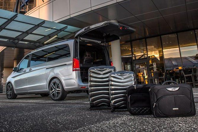 Best Private Airports Transfers - Luxury Minivan Service