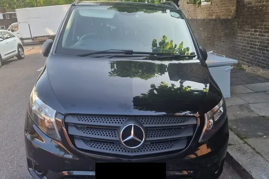 One Way Taxi Transfer from London to Gatwick Airport