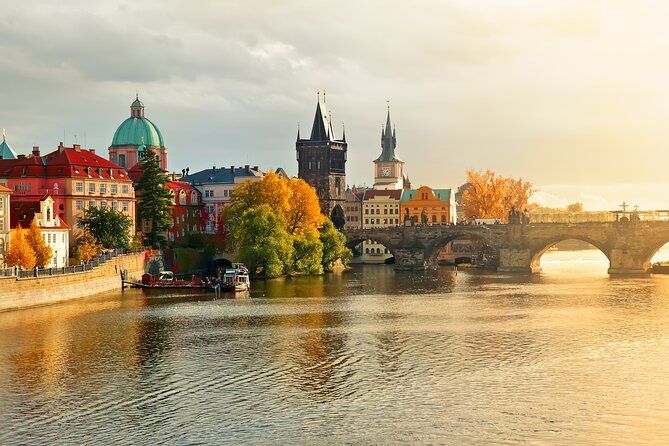 Budapest to Prague Private Transfer with Optional Sightseeing