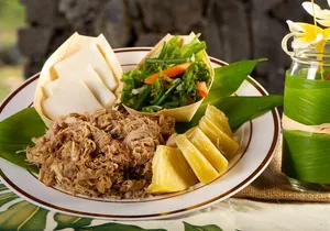 Authentic Hawaiian Dinner Pa'ina with Natives in Hana