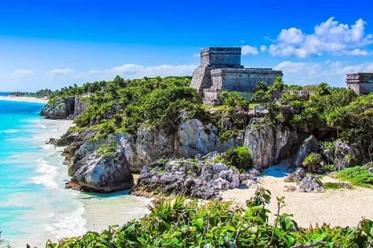 Private Tour to Tulum Ruins and 4 Cenotes