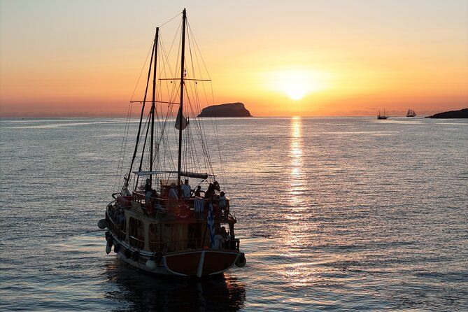 Santorini Sunset cruise