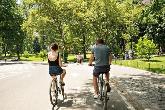 Central Park Bike Rental: Quality Bikes with Map, Helmet, Lock