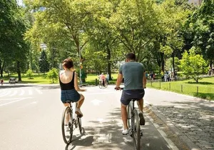 Central Park Bike Rental: Quality Bikes with Map, Helmet, Lock