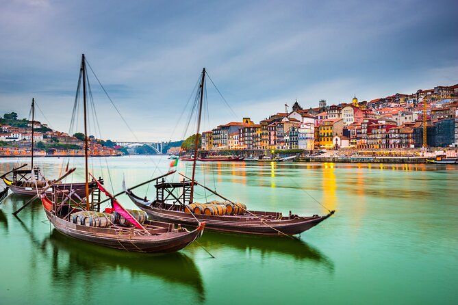 Self-Guided Scavenger Hunt and Tour in Porto