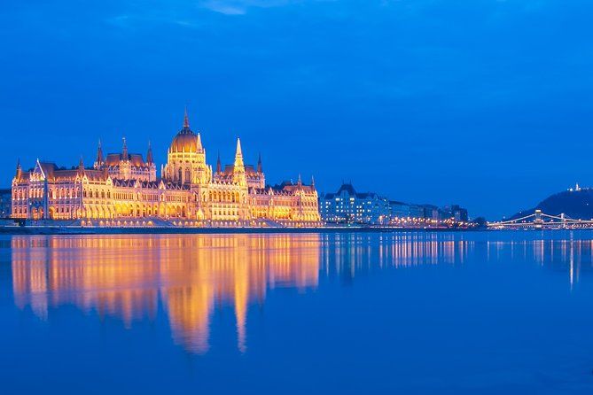 Budapest by night - private driving tour