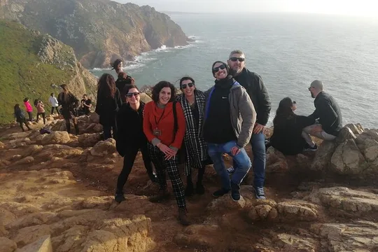 Best Sintra day trip : Pena Palace, Regaleira, Clifs & Ocean