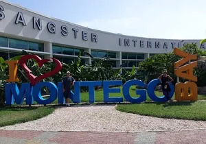 Montego Bay Airport Transfer to Ocho Rios and Runnaway Bay Hotels(Private)