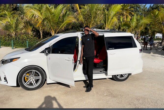 Private RoundTrip Santo Domingo Airport to Punta Cana Hotel/Villa/Etc. Transfer