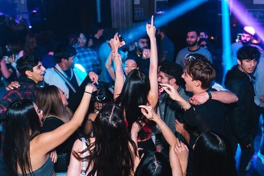 VIP Group Clubbing Experience with the West Coast Party Crawl