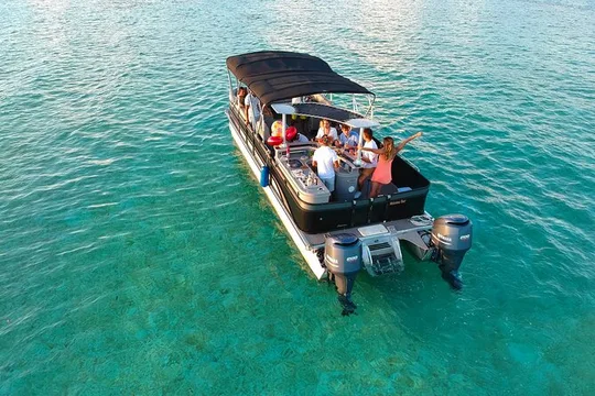 Toa Boat Bora Bora Private Lagoon tour with Lunch on Entertainer Bar Boat