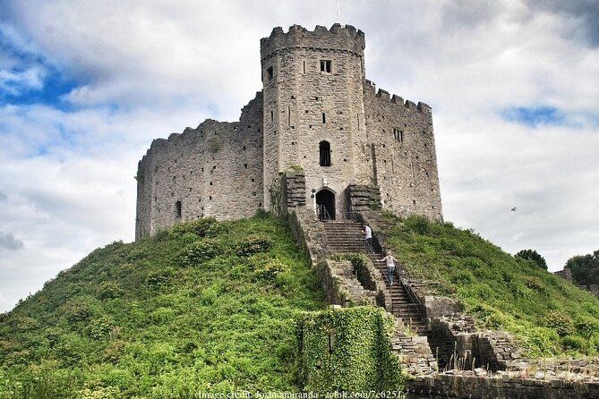 Welcome to Cardiff: Private 2-hour Walking Tour
