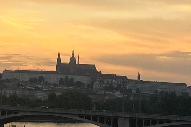 Walk Tour Prague Castle by Czechoslovak 3€ + Tip, kids free