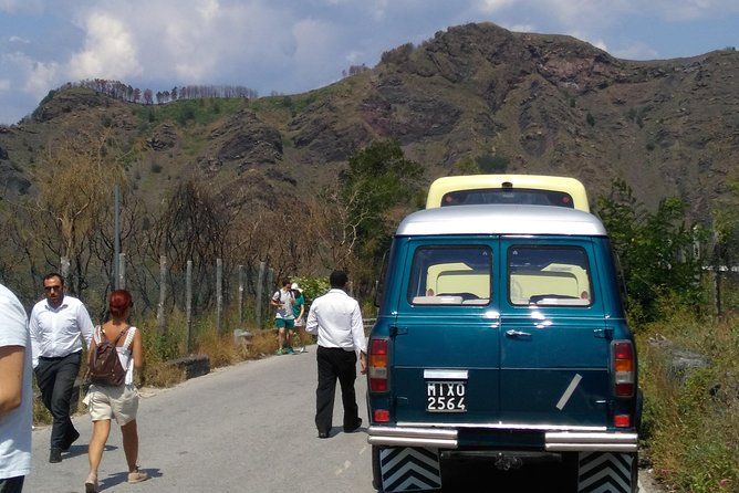 Vintage Van Experience: Tour and Transfer to Mt. Vesuvius