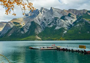 Moraine Lake, Lake Louise, Emerald Lake, Marble Canyon,Banff tour