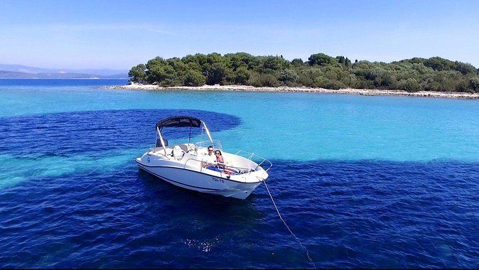 Blue Lagoon and Solta Island from Split or Trogir-Private Tour