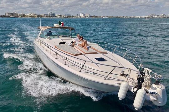 Private 50FT Yacht Rental in Cancún P8